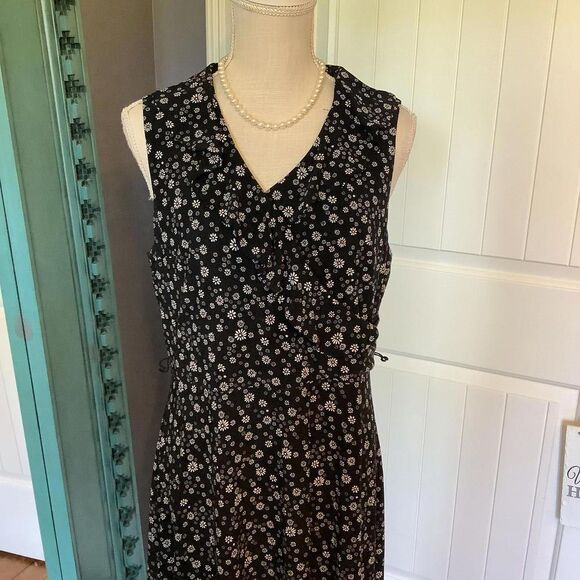 Chic Floral Print Black Dress - Picture 2 of 7
